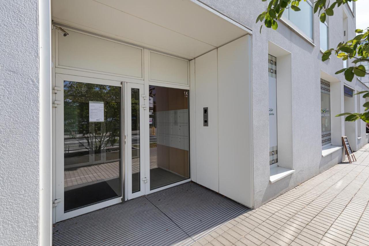Rent Like Home - Bobrowiecka 10 Warsaw Exterior photo